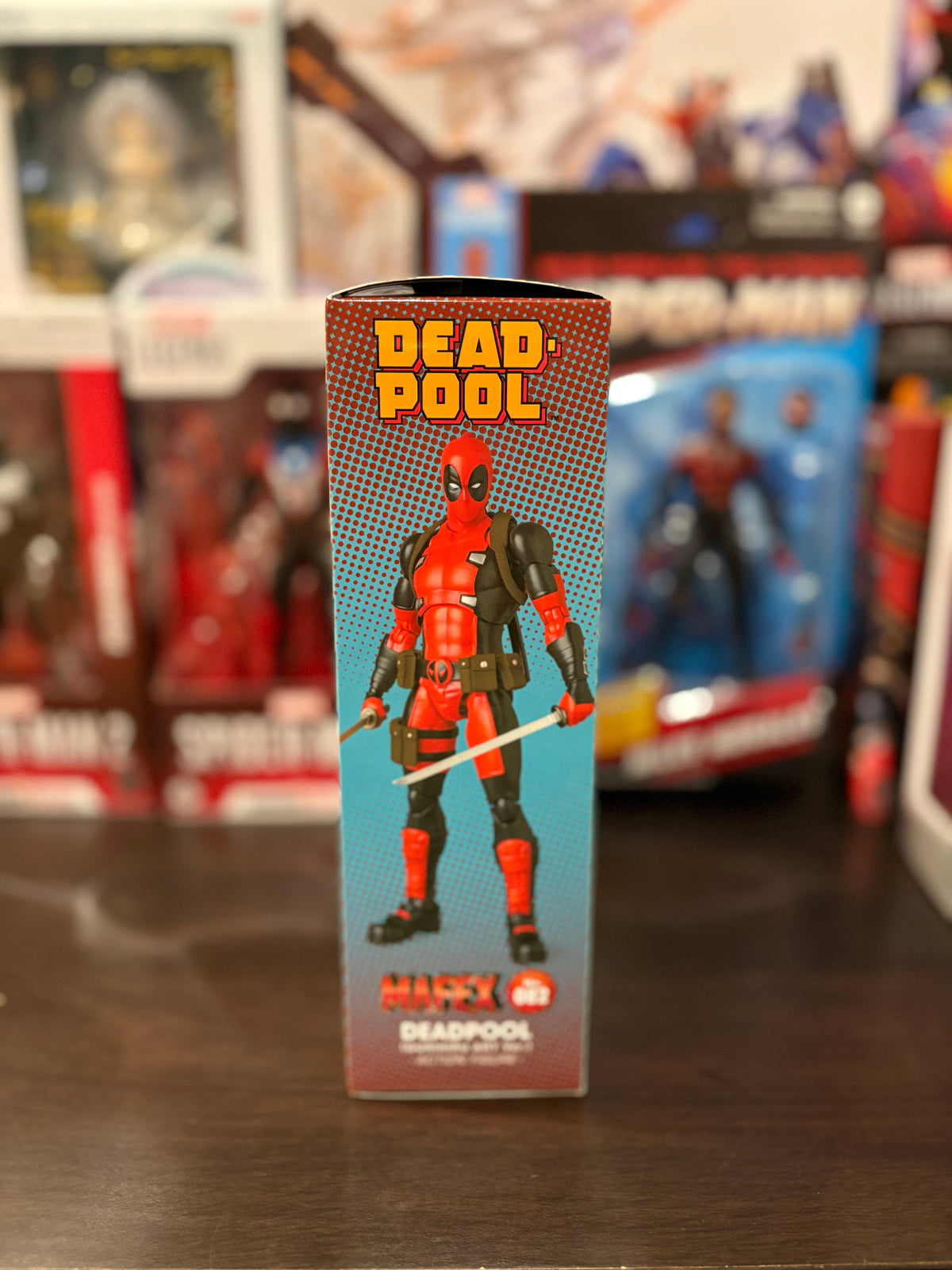 MAFEX 82 DEADPOOL GURIHIRU ART Ver. By Medicom