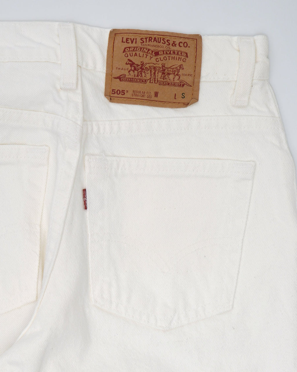 505 Tapered Fit White Denim Pants / size: 27
