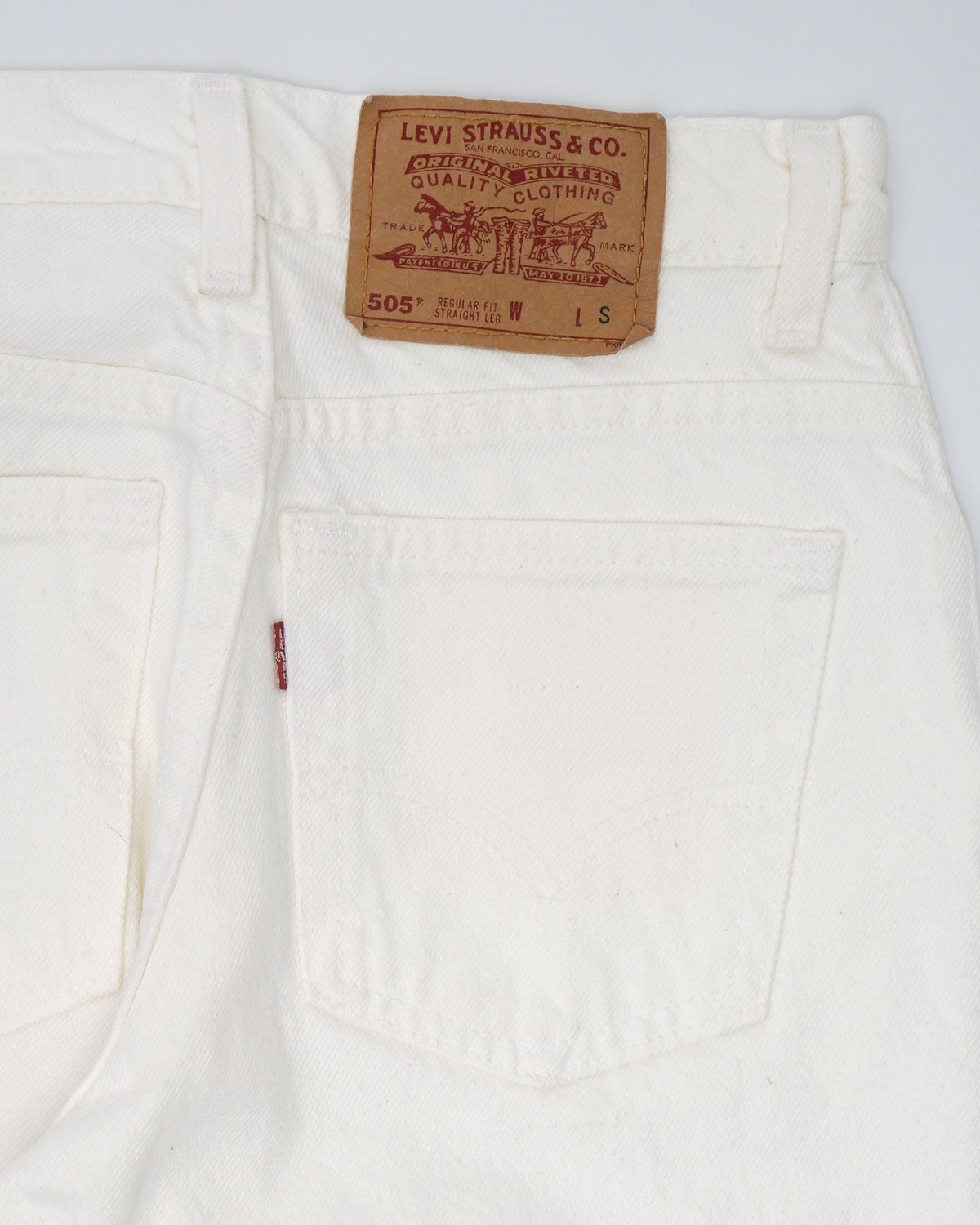 505 Tapered Fit White Denim Pants / size: 27