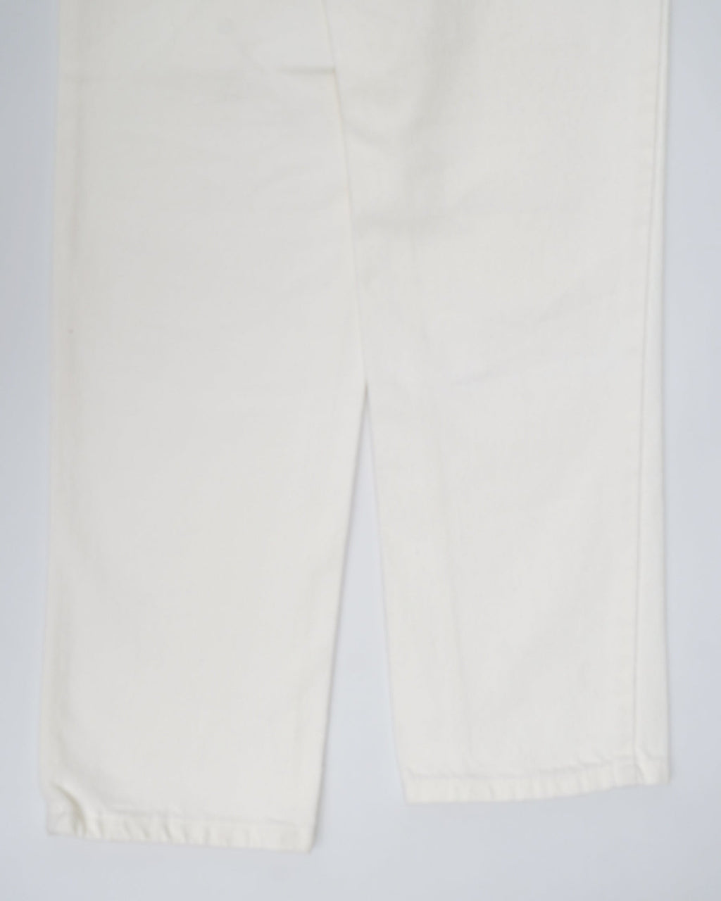 505 Tapered Fit White Denim Pants / size: 27