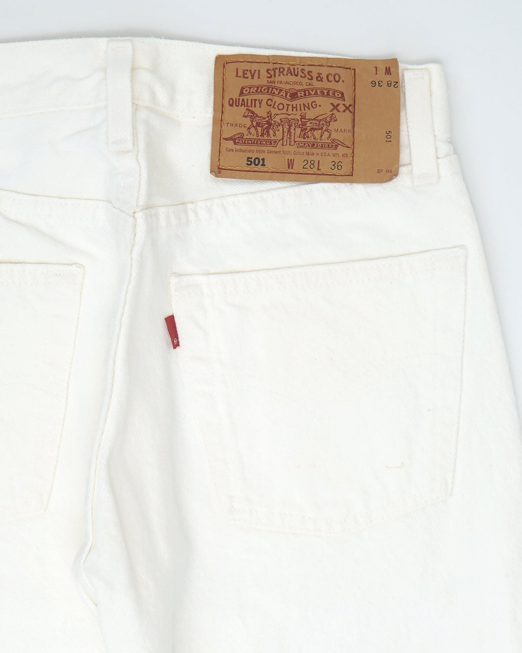 501 Straight Fit White Denim Pants / size: 27