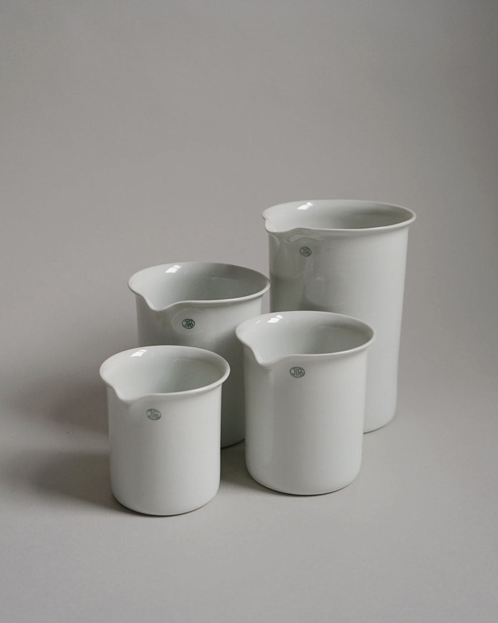 Beaker Low Spout / 227/2