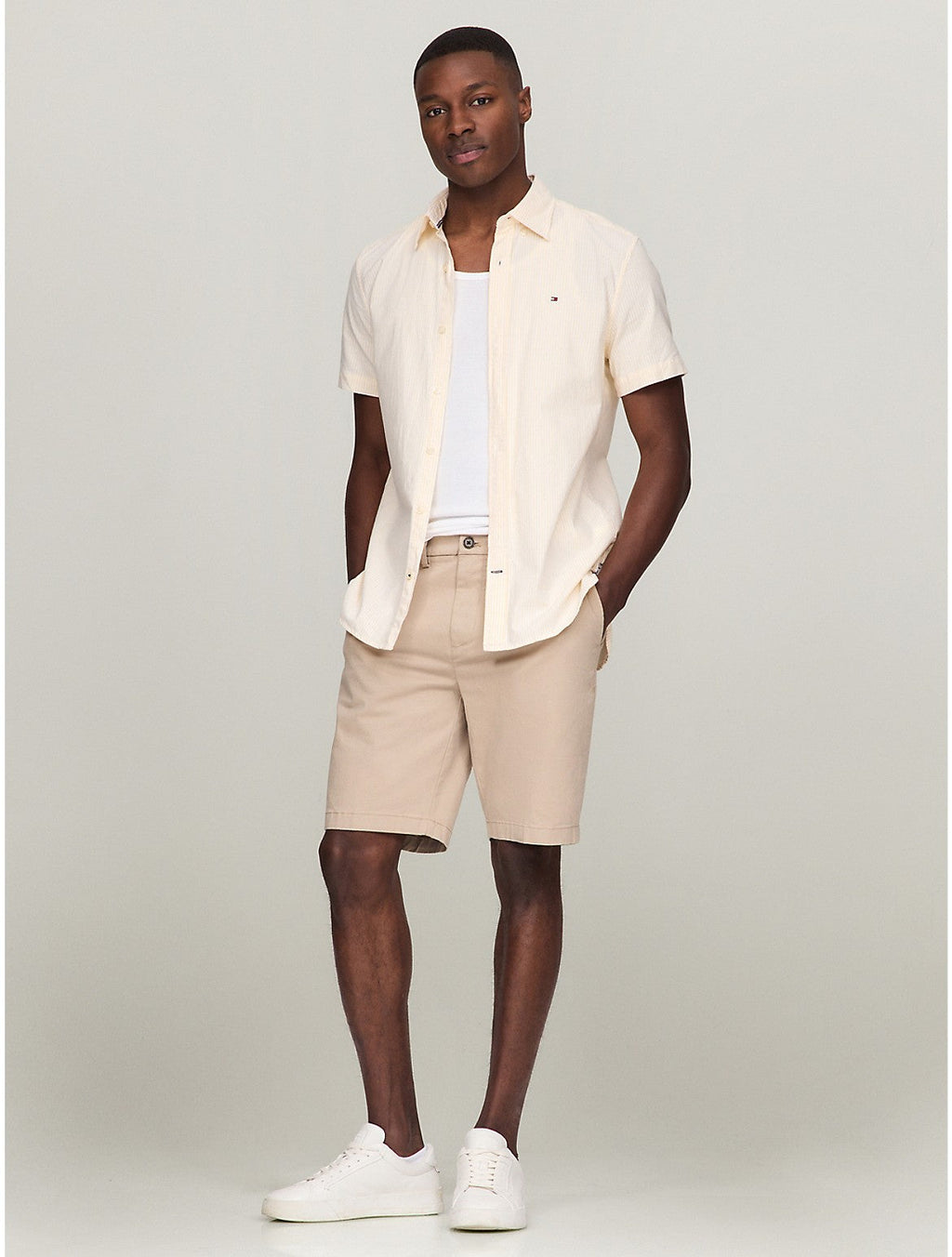 Tommy Hilfiger Men's Regular Fit Stripe Short-Sleeve Oxford Shirt