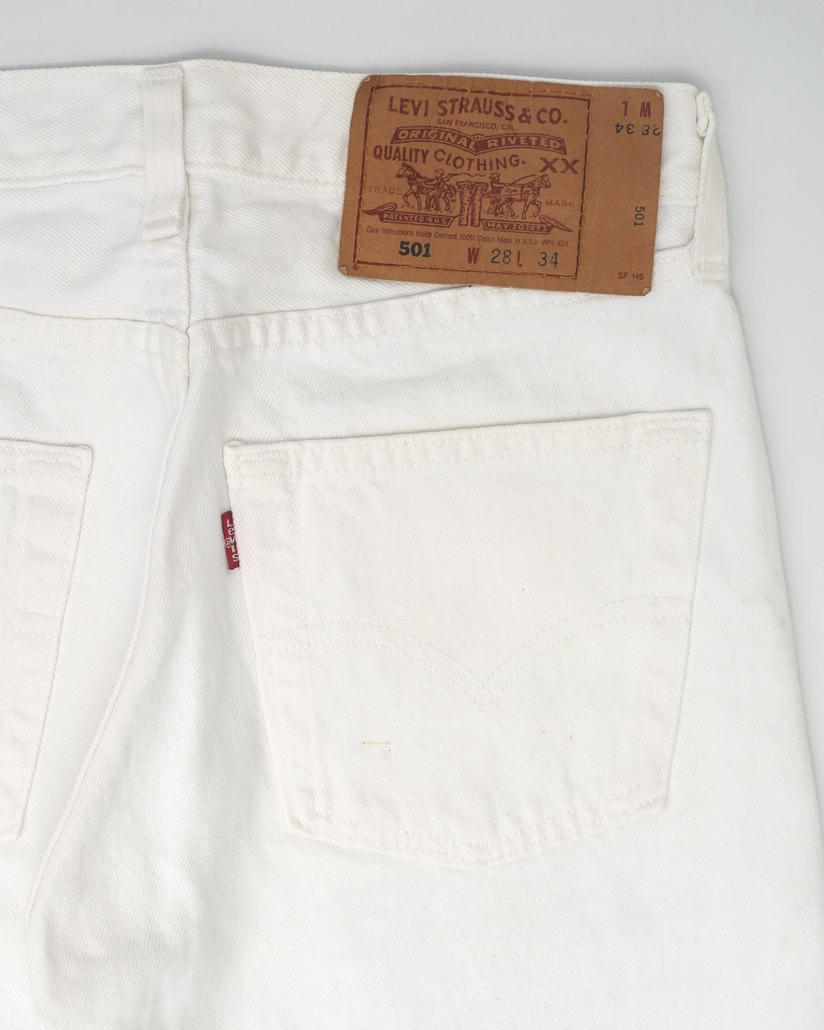 501 Straight Fit White Denim Pants / size: 28