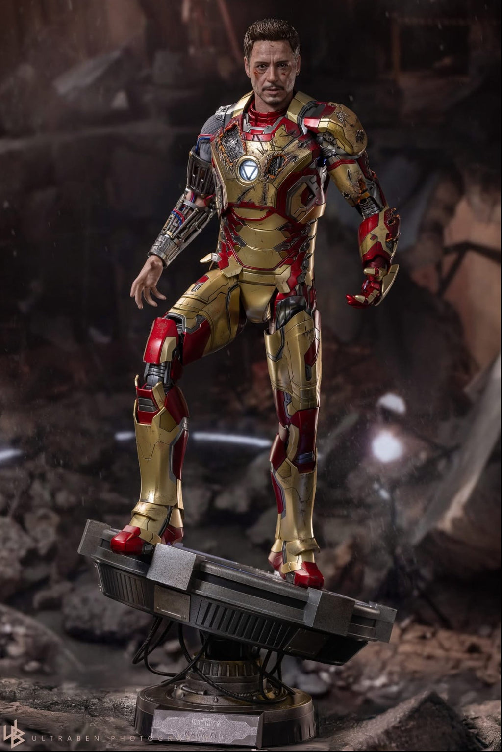 READY🔥Hot Toys MMS759D66B Marvel Ironman 3 Ironman Mark 42 (2.0) 1/6 Scale Collectible Figure (Deluxe Version) Special Edition
