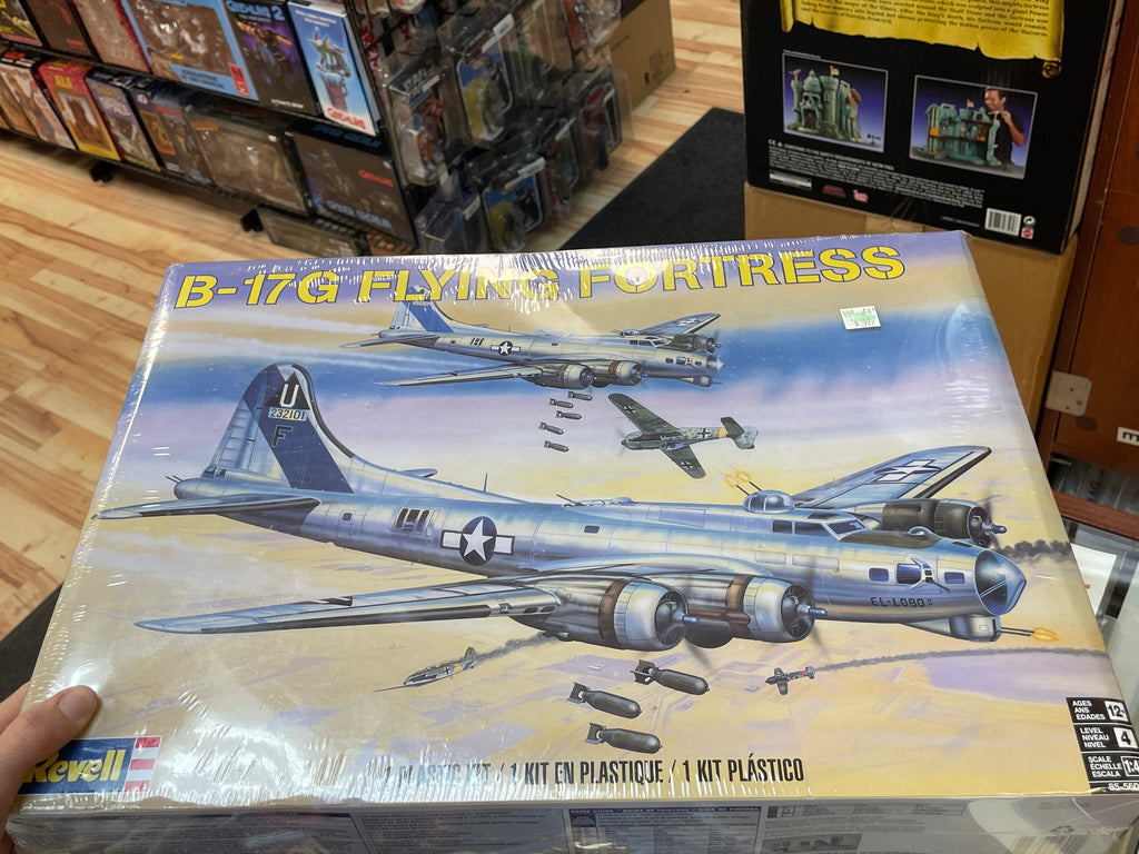 B-17G Flying Fortress 1:48 #85-5600 (Revell Monogram, Model Kit) SEALED