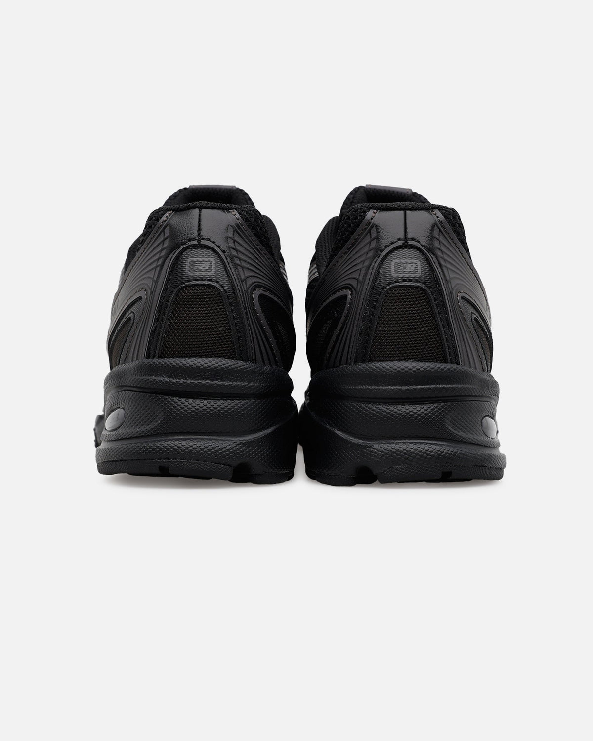 New Balance 740 Black/Black