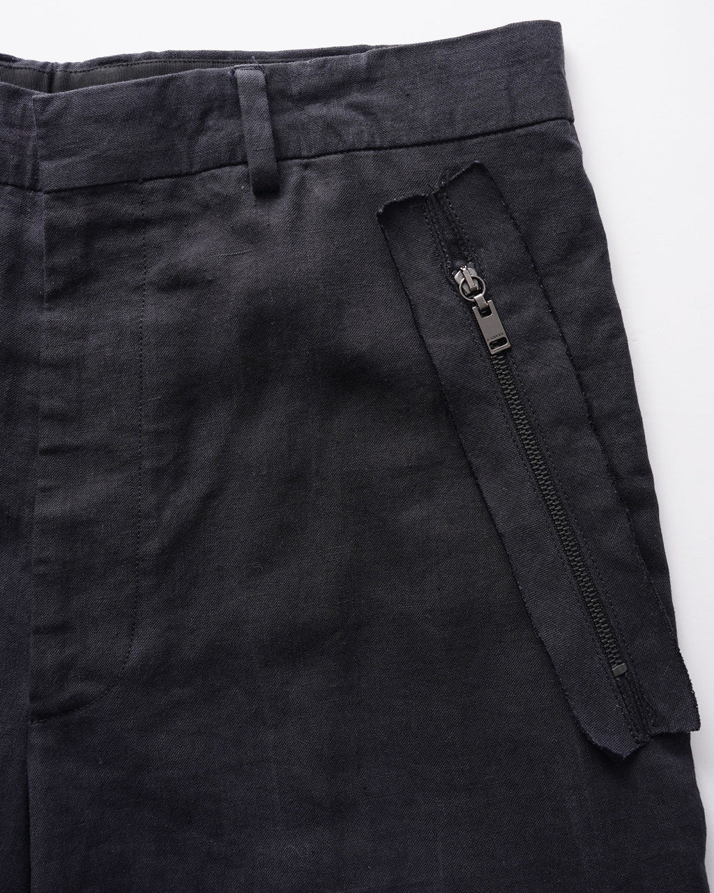 6 Pocket Linen Shorts / Size: W30