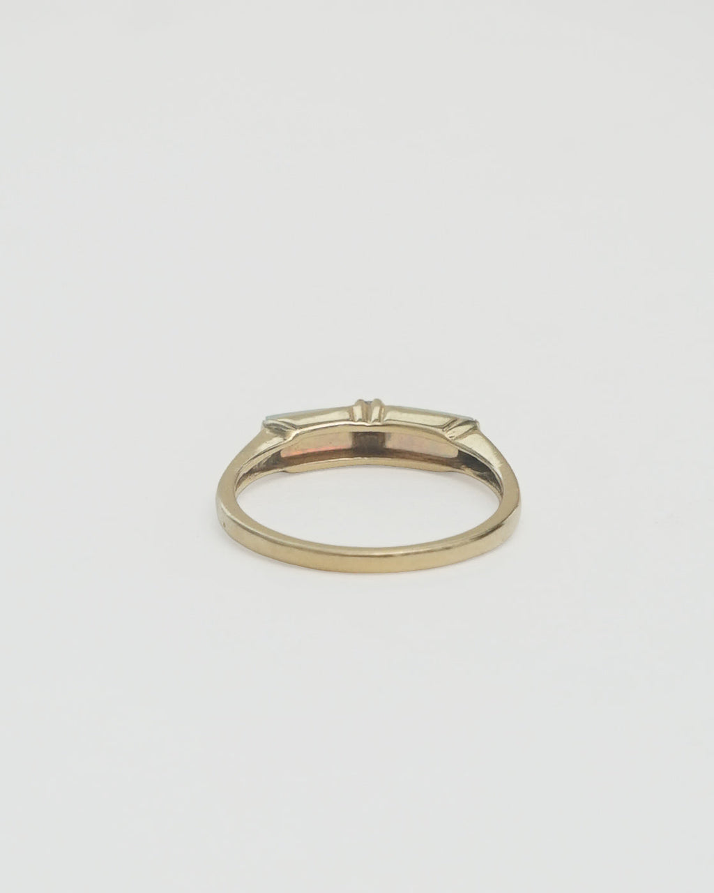 14k Gold Ring w/ Opal & Diamond / Size: 6.25