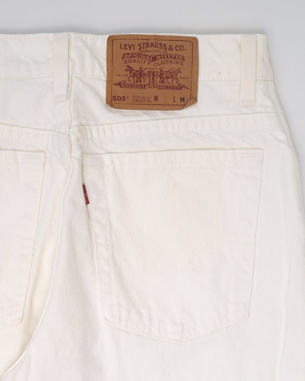 505 Tapered Fit White Denim Pants / size: 29