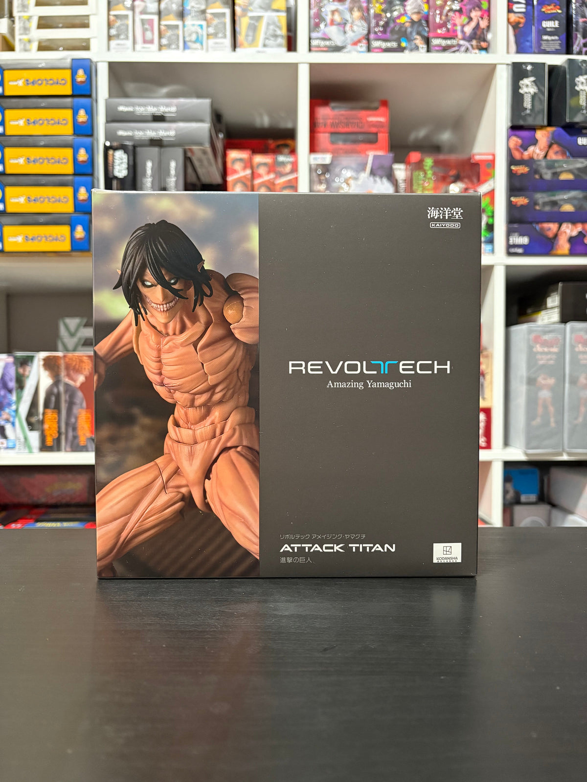 Revoltech Amazing Yamaguchi Attack on Titan Eren Yeager Titan by Kaiyodo