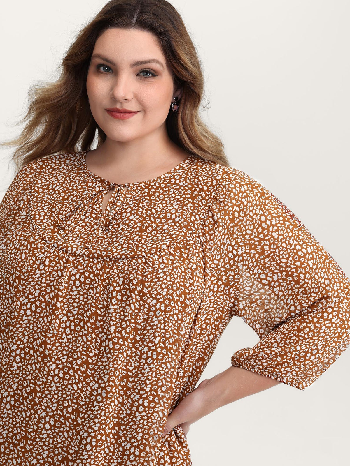 Floral Print Neck Cut-Out Shirred Blouse