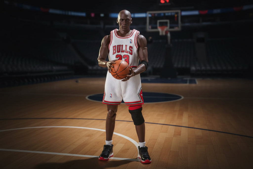 MAFEX No. 255 Michael Jordan (Chicago Bulls Home) by Medicom