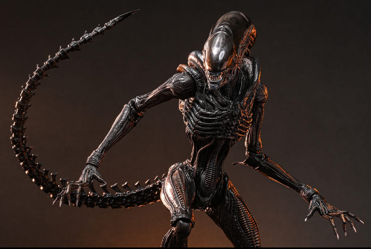 READY🔥Hot Toys MMS784 Alien: Romulus 1/6th scale Scorched Xenomorph Collectible Figure