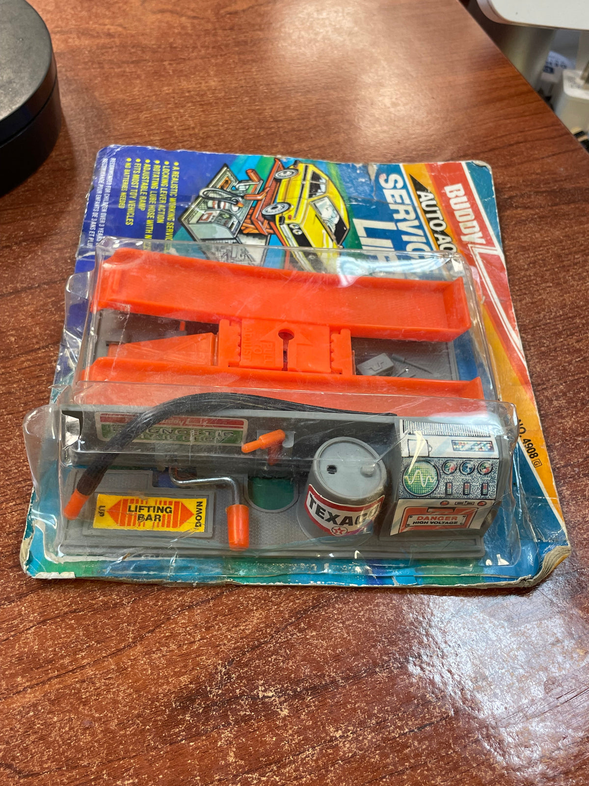 Auto Action Service Lift toy (Vintage Buddy L) SEALED