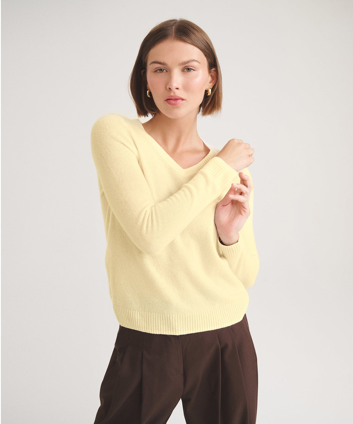 Basic Cashmere V-Neck Sweater 