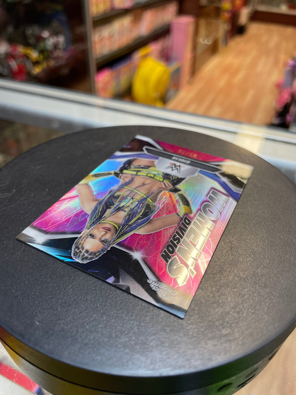 Giulia 2/10 Purple Refractor -Womans Division- (WWE, Topps Chrome)