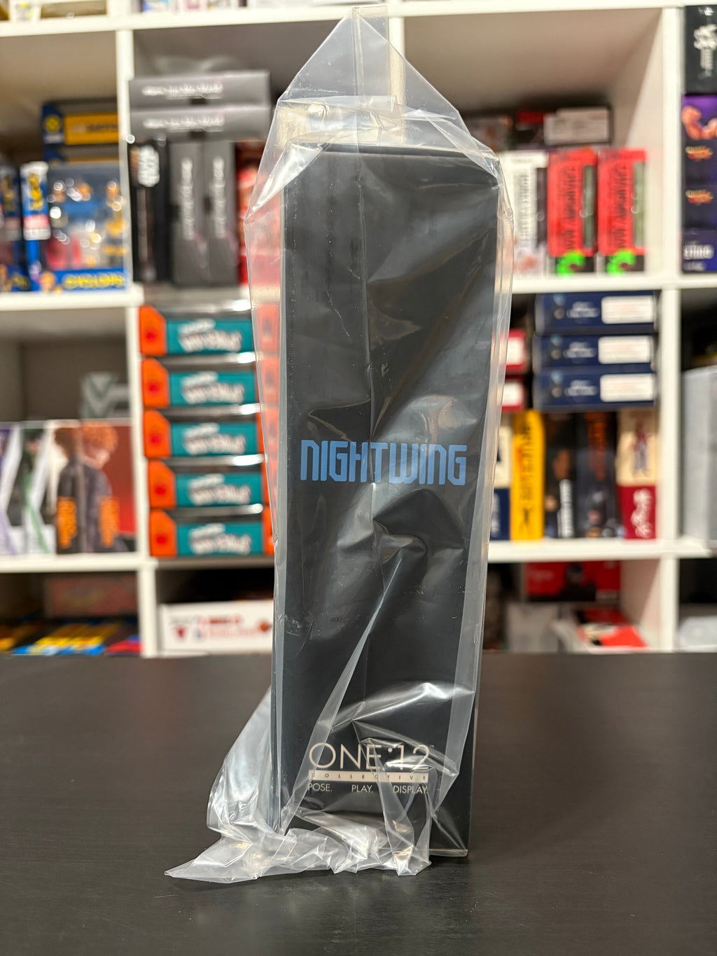 One:12 Collective Nightwing DC Comics by Mezco Toyz