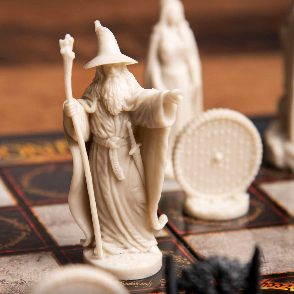 The Lord of the Rings: Battle for Middle-Earth Chess Set