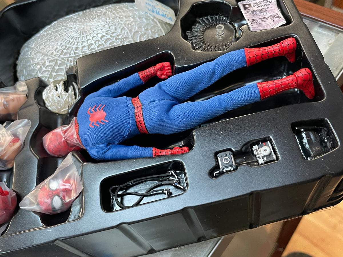 Amazing Spider-Man (Mezco One:12, Marvel) **COMPLETE**