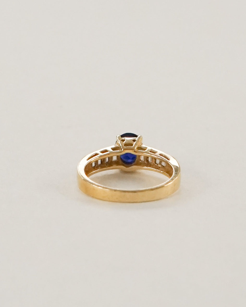 14k Gold Ring w/ Diamond & Sapphire / size: 5.5
