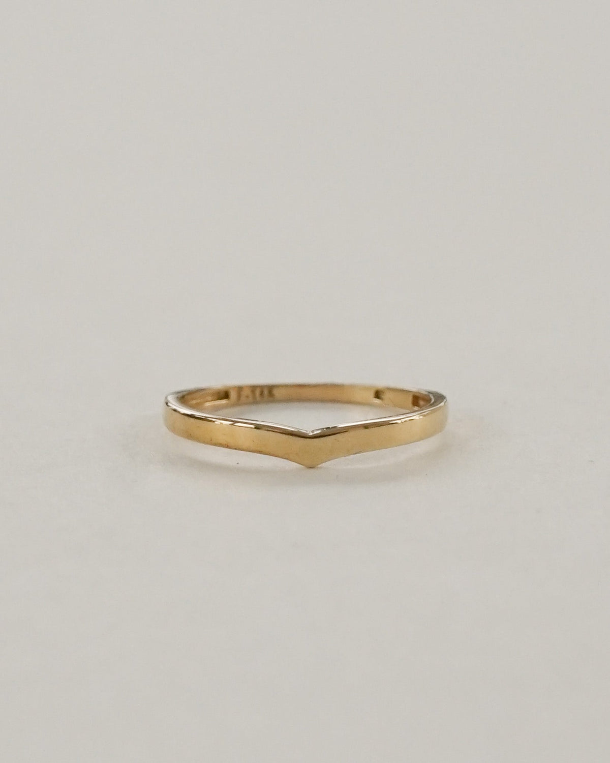14k Gold Ring / size: 8