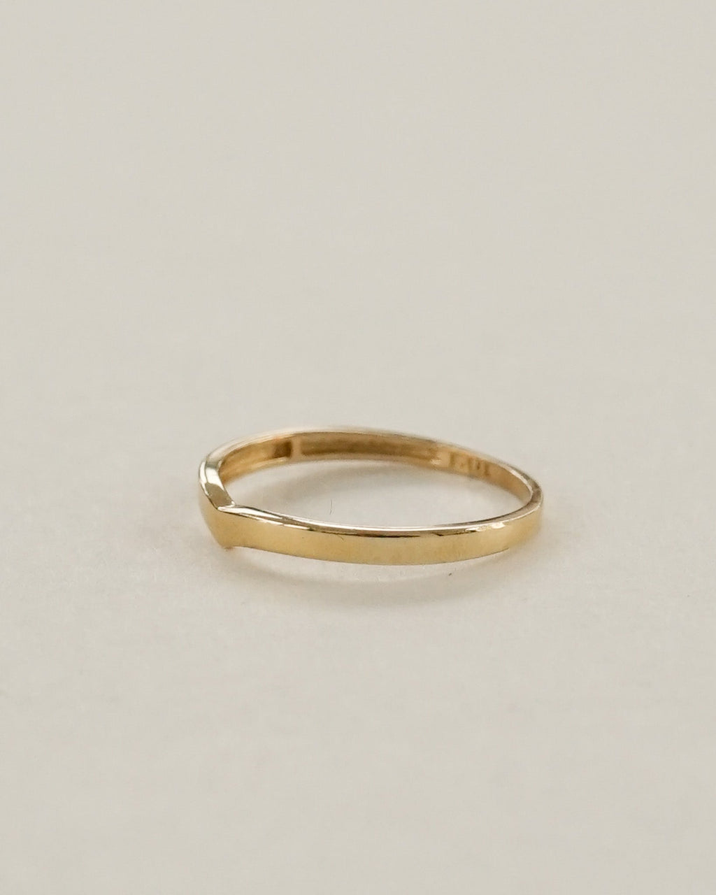 14k Gold Ring / size: 8