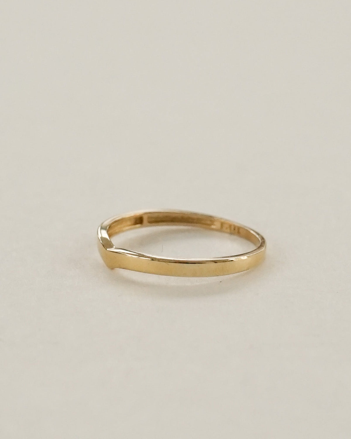 14k Gold Ring / size: 8