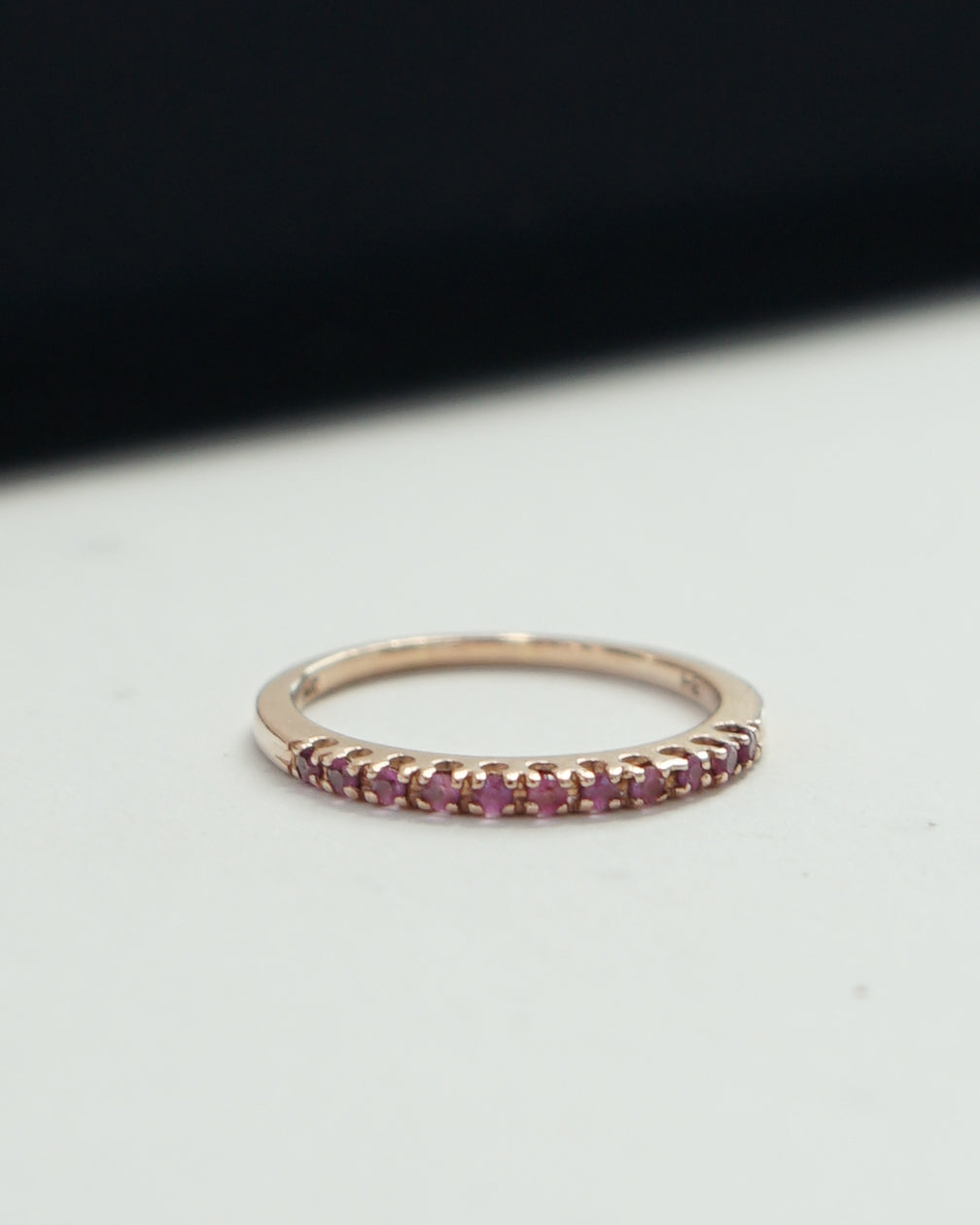 14k Gold Ring w/ Pink Sapphire / size: 7