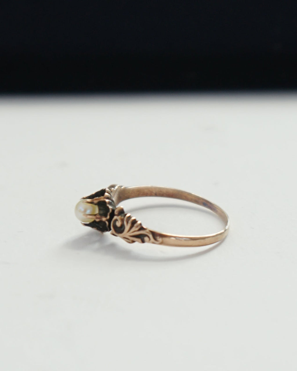 14k Gold Ring w/ Pearl / size: 7.5