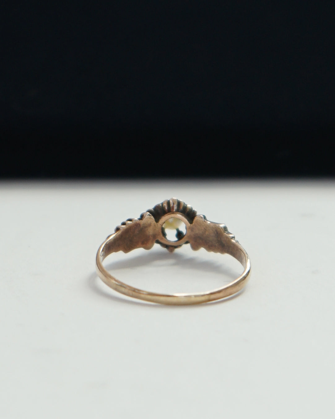 14k Gold Ring w/ Pearl / size: 7.5