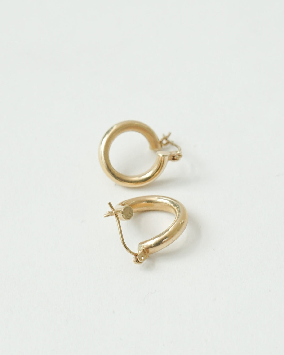 14k Gold Twist Hoop Earrings