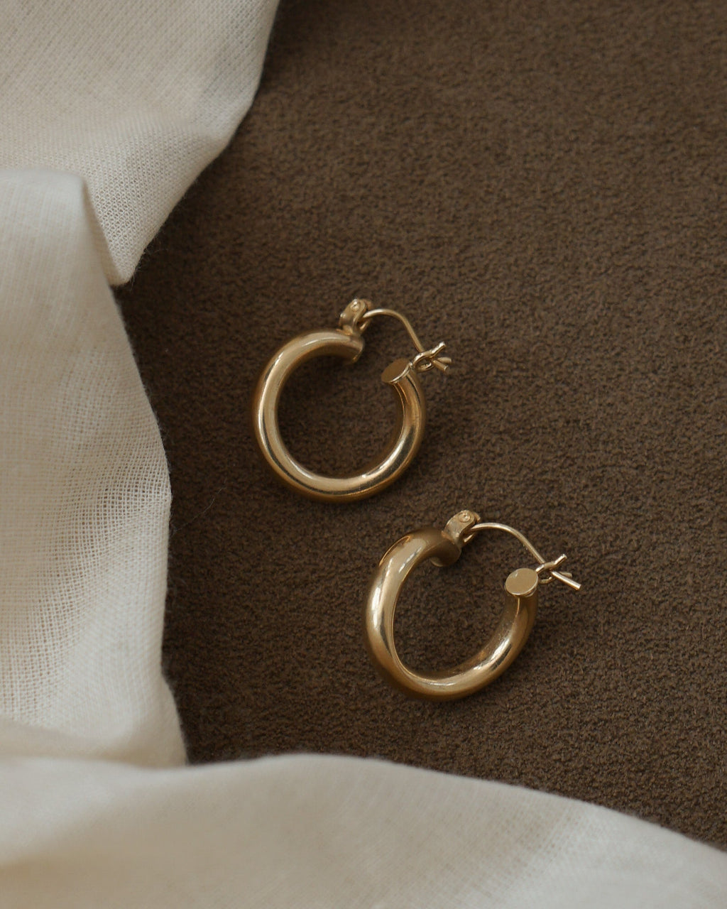 14k Gold Twist Hoop Earrings