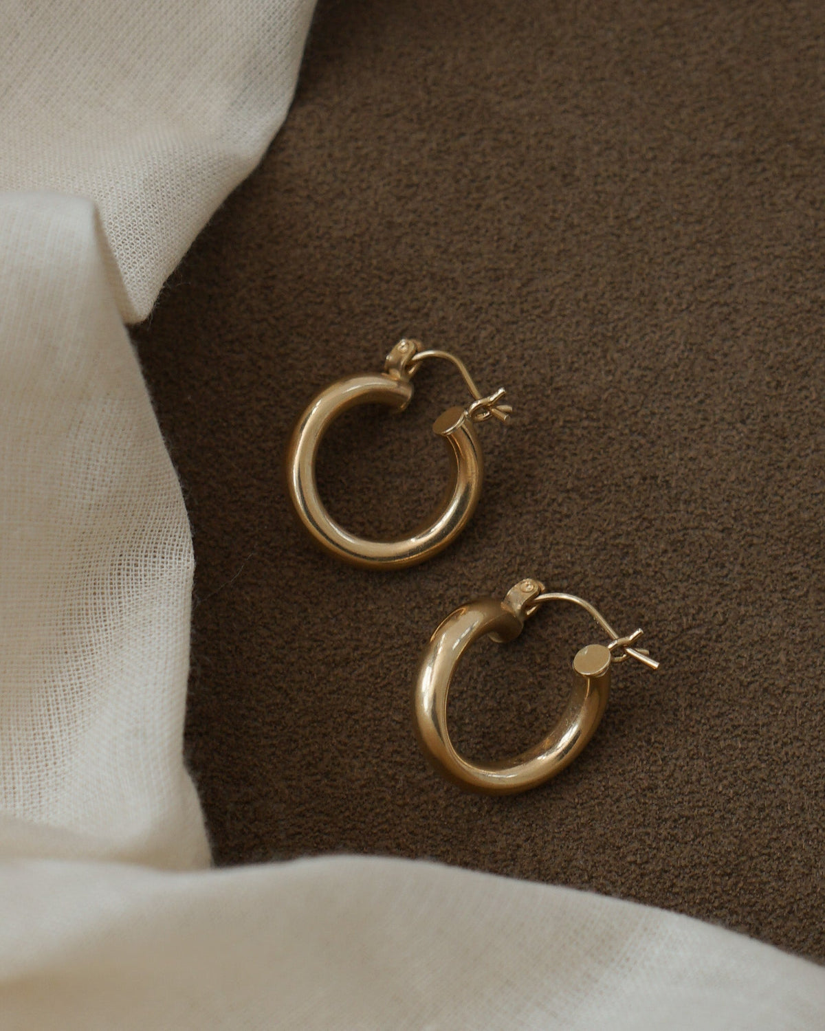 14k Gold Twist Hoop Earrings