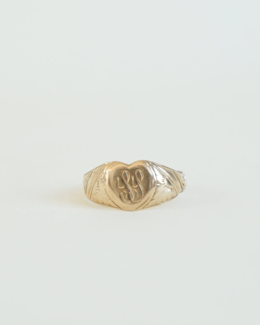 14k Gold Ring / size: 5.75