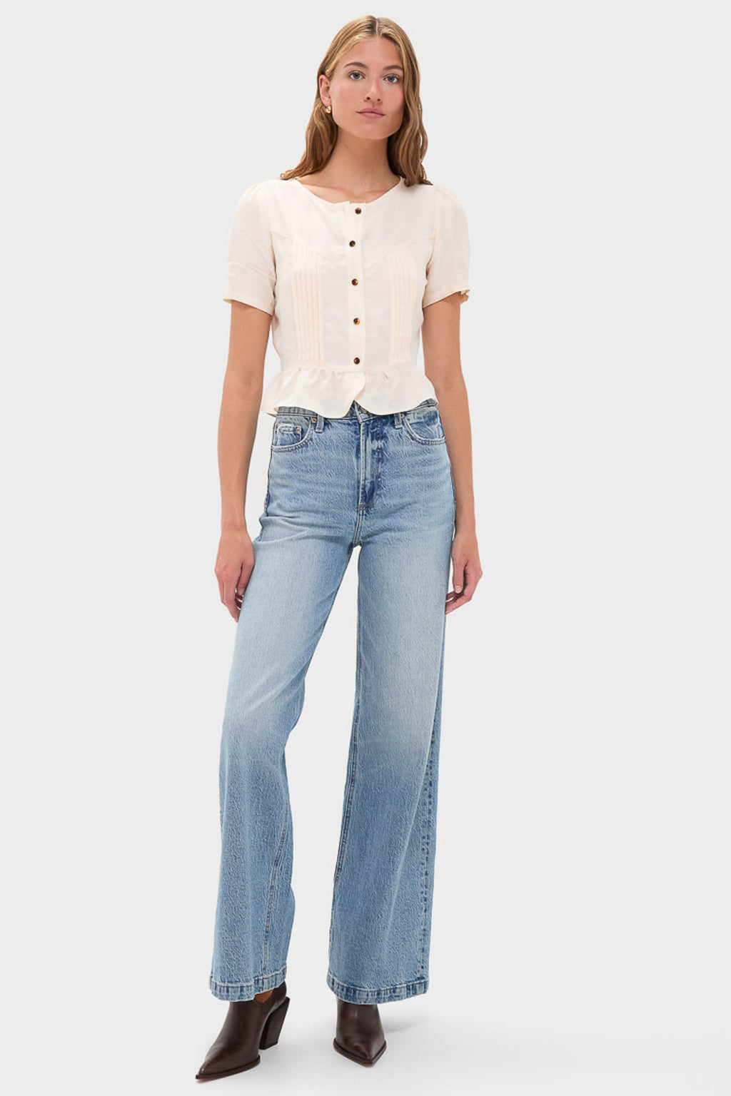 Arctic Wolf Short Sleeve Pintuck Top