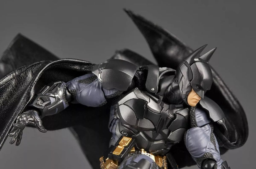 Batman Arkham Knight Amazing Yamaguchi Revoltech *with BONUS FACE PLATE by Kaiyodo