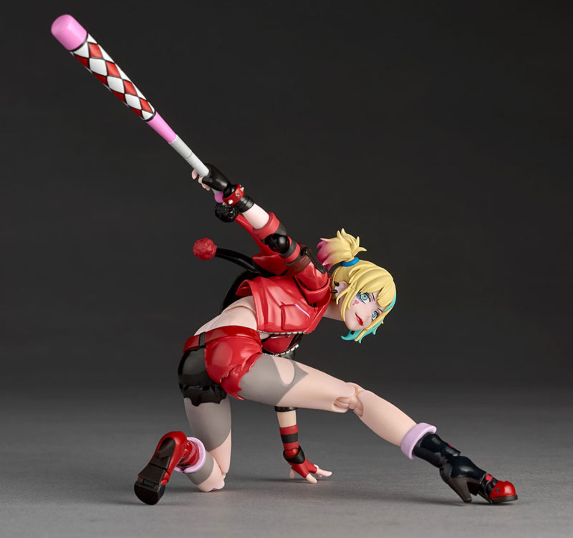 Revoltech Amazing Yamaguchi Harley Quinn Suicide Squad ISEKAI Ver. By Kaiyodo
