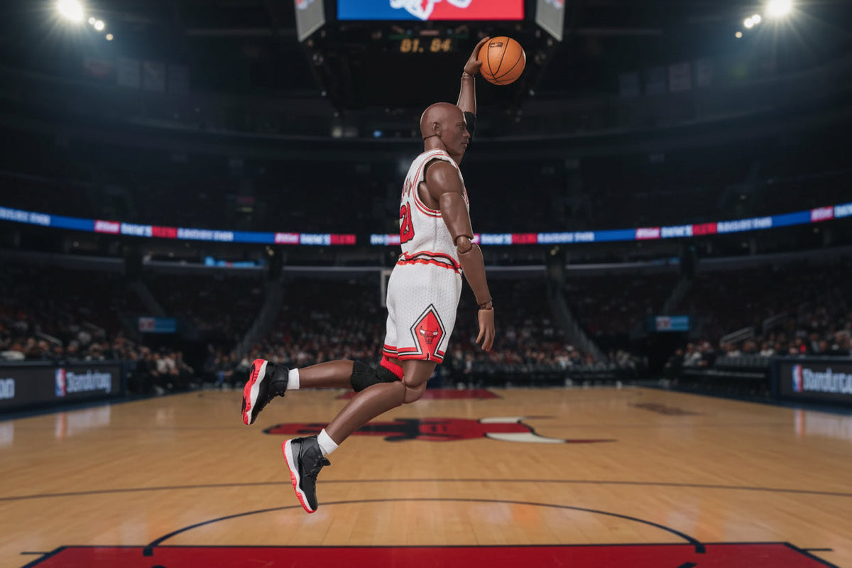 MAFEX No. 255 Michael Jordan (Chicago Bulls Home) by Medicom