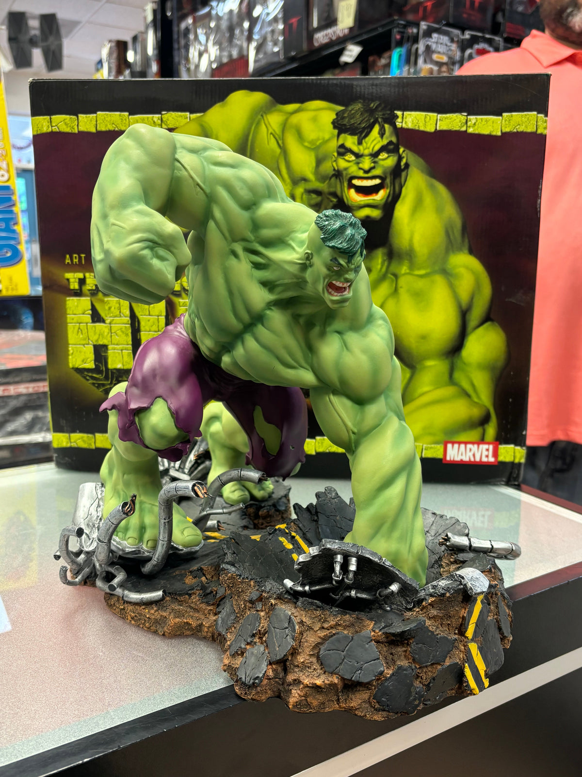Incredible Hulk Statue (Marvel Comics, Diamond Select) Open Box