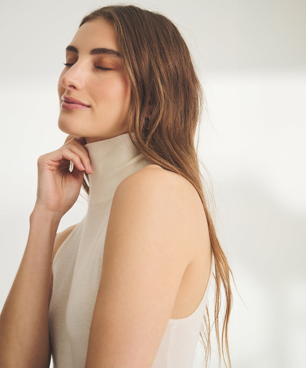 Super Fine Cashmere Sleeveless Turtleneck
