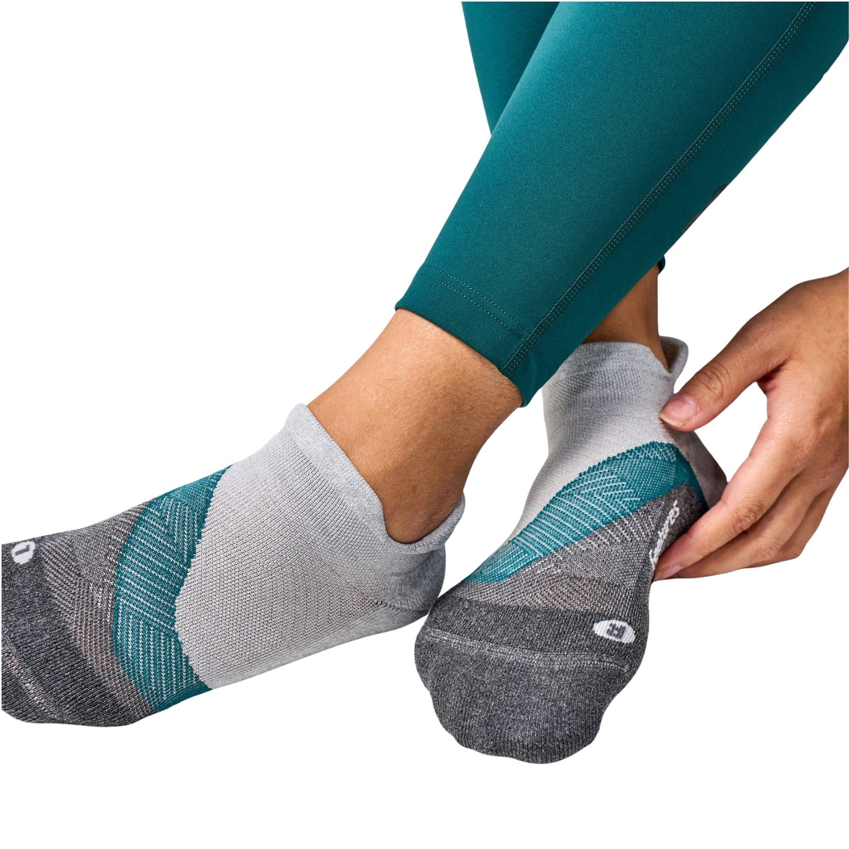 Feetures Elite Light Cushion Tab Running Sock
