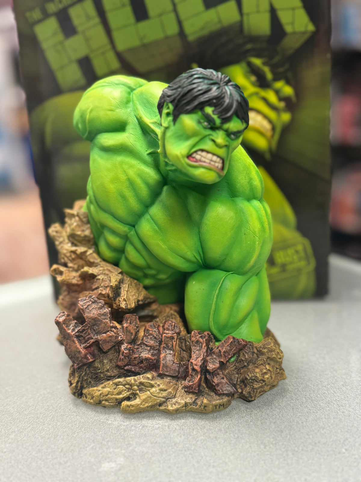 Incredible Hulk Resin Bust Statue (Marvel, Diamond Select) open Box