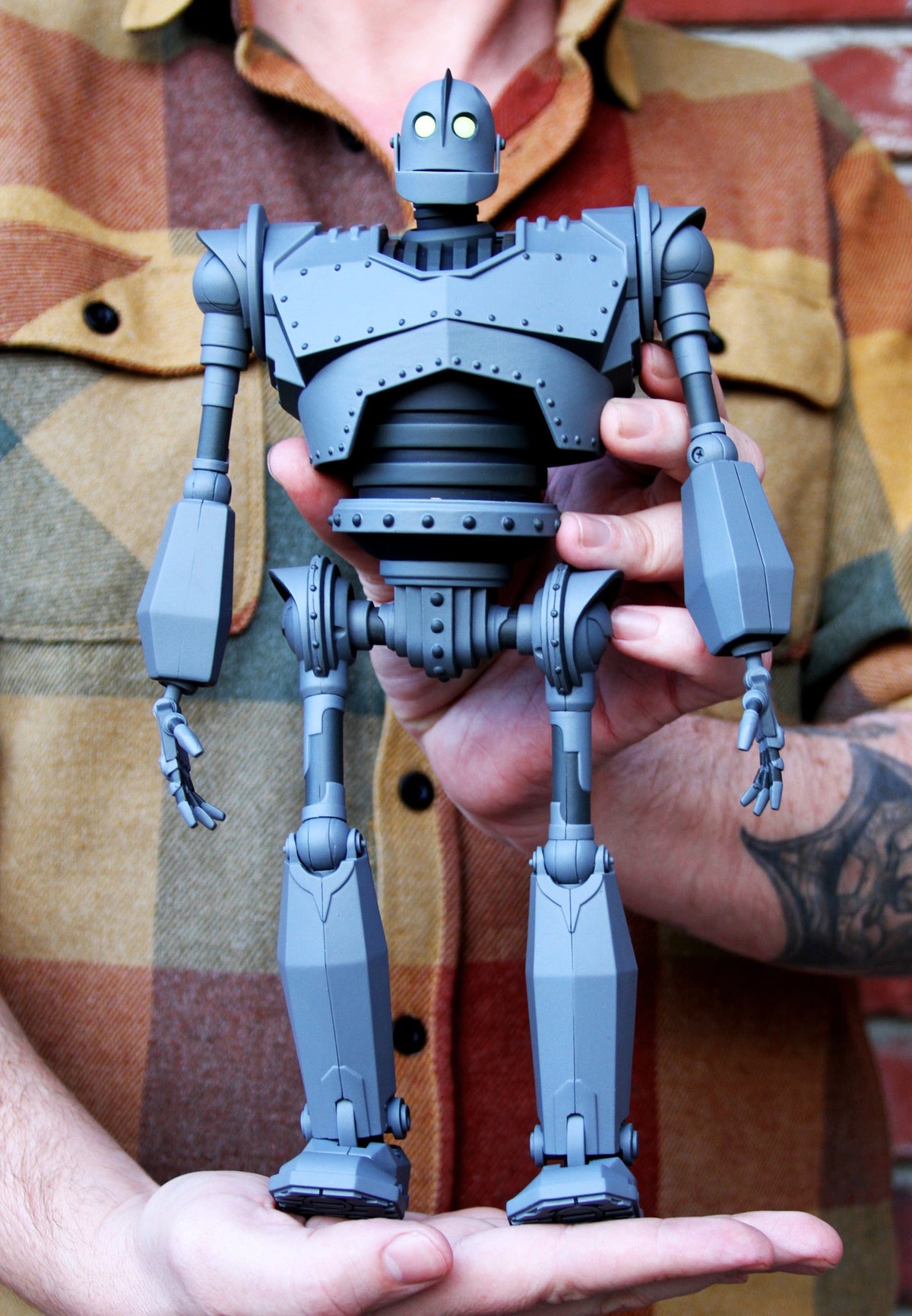 Iron Giant MONDO MECHA Figure Exclusive