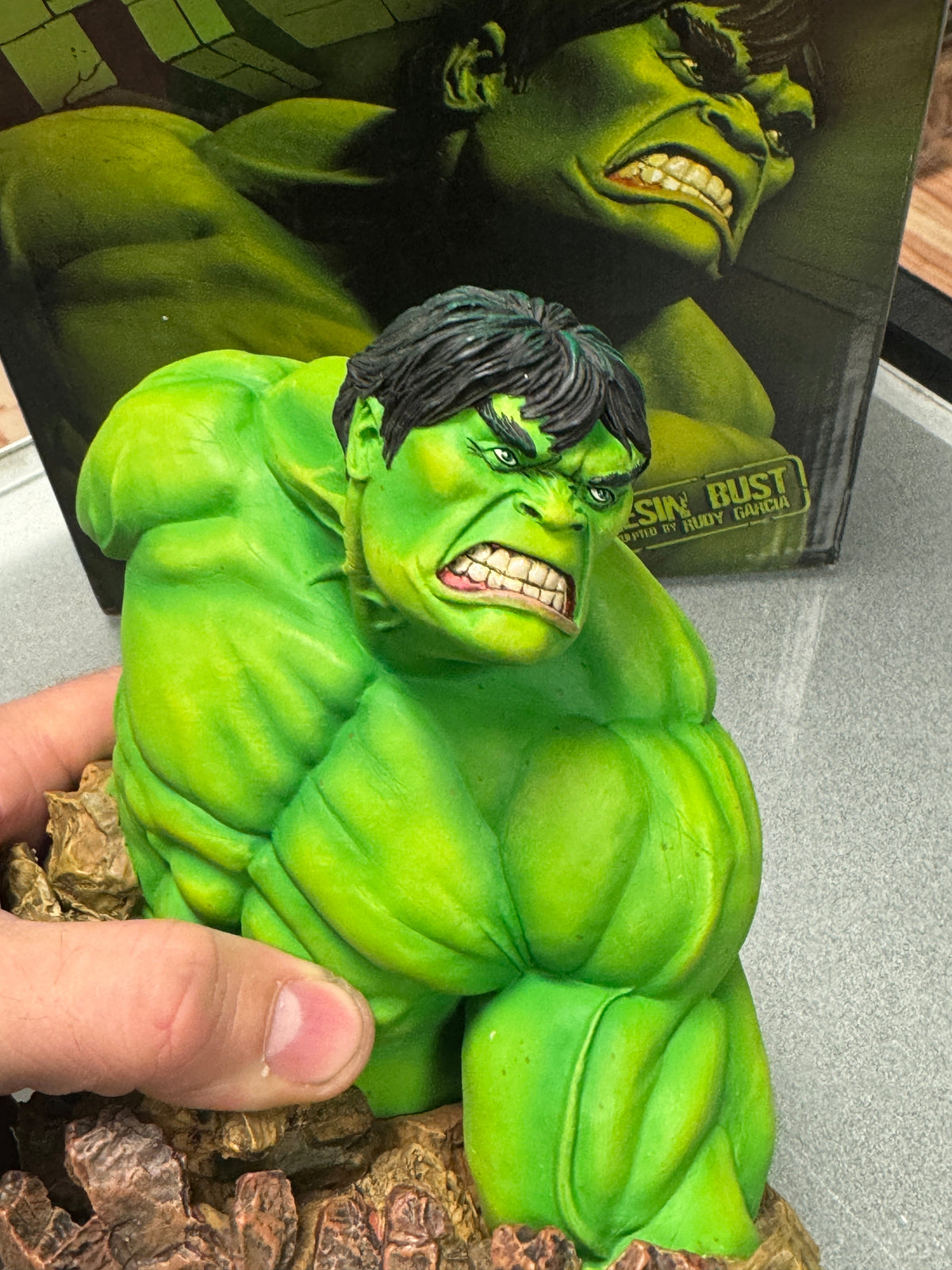 Incredible Hulk Resin Bust Statue (Marvel, Diamond Select) open Box