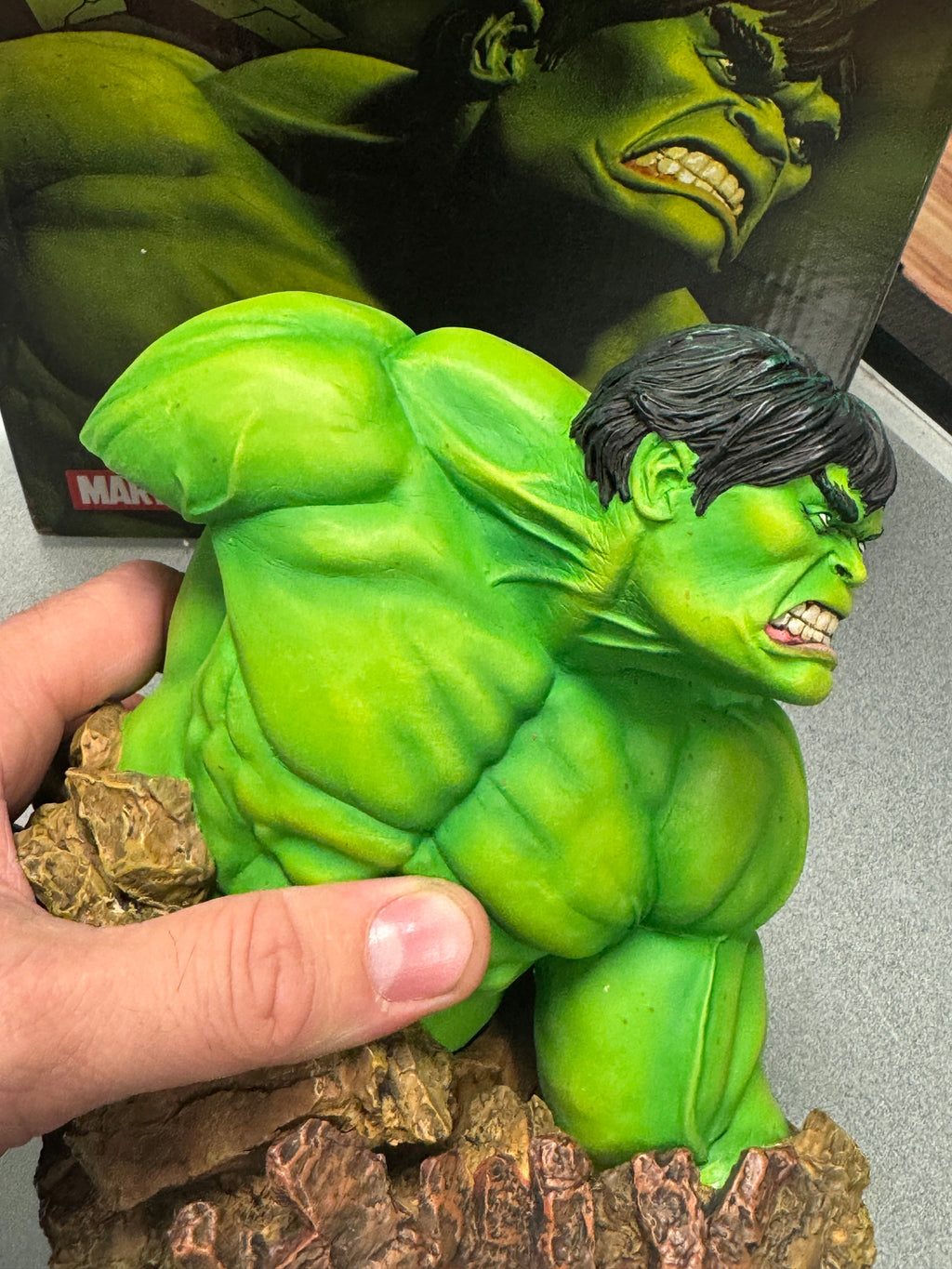 Incredible Hulk Resin Bust Statue (Marvel, Diamond Select) open Box