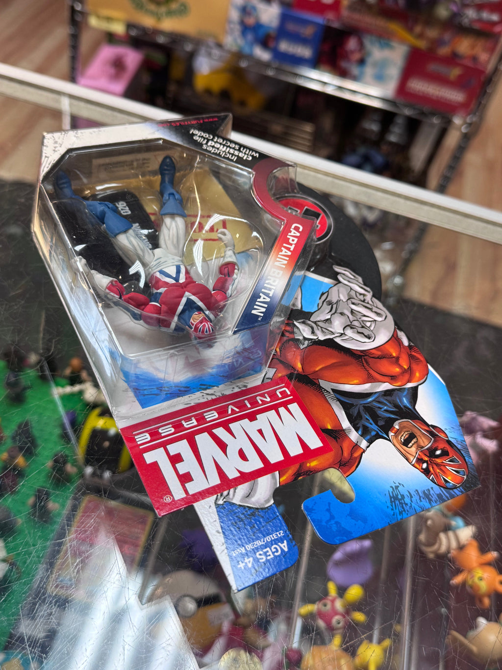 Captain Britian 3.75 8169 (Marvel Infinite, Hasbro) SEALED
