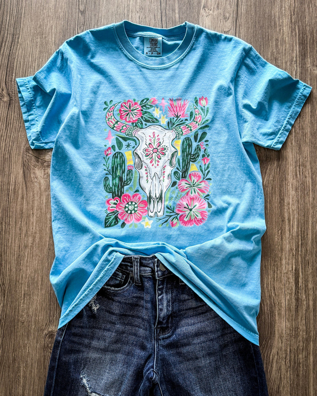 Desert Bloom Cow Skull Tee in Turquoise