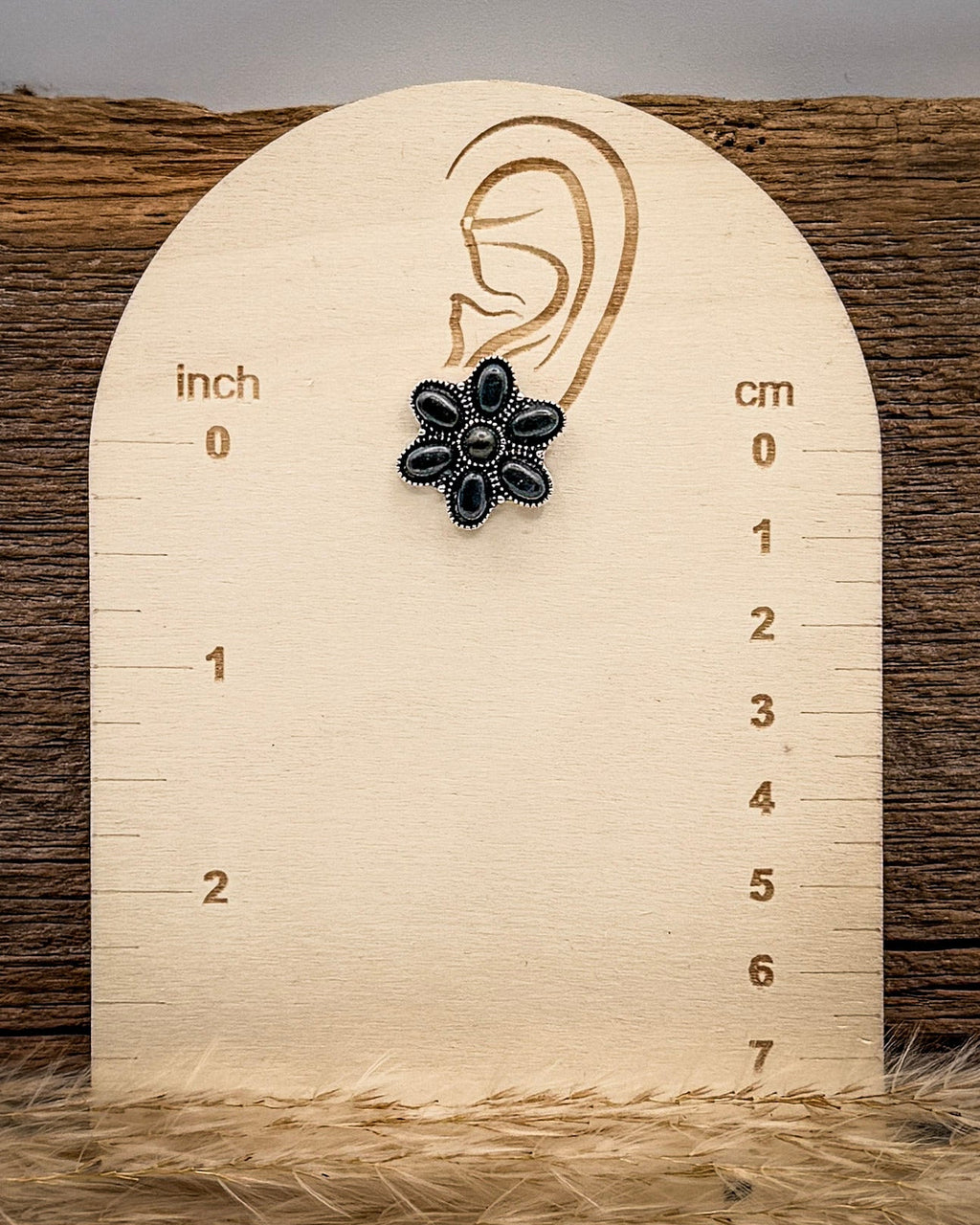 Desert Daisy Fashion Stud Earrings in Black