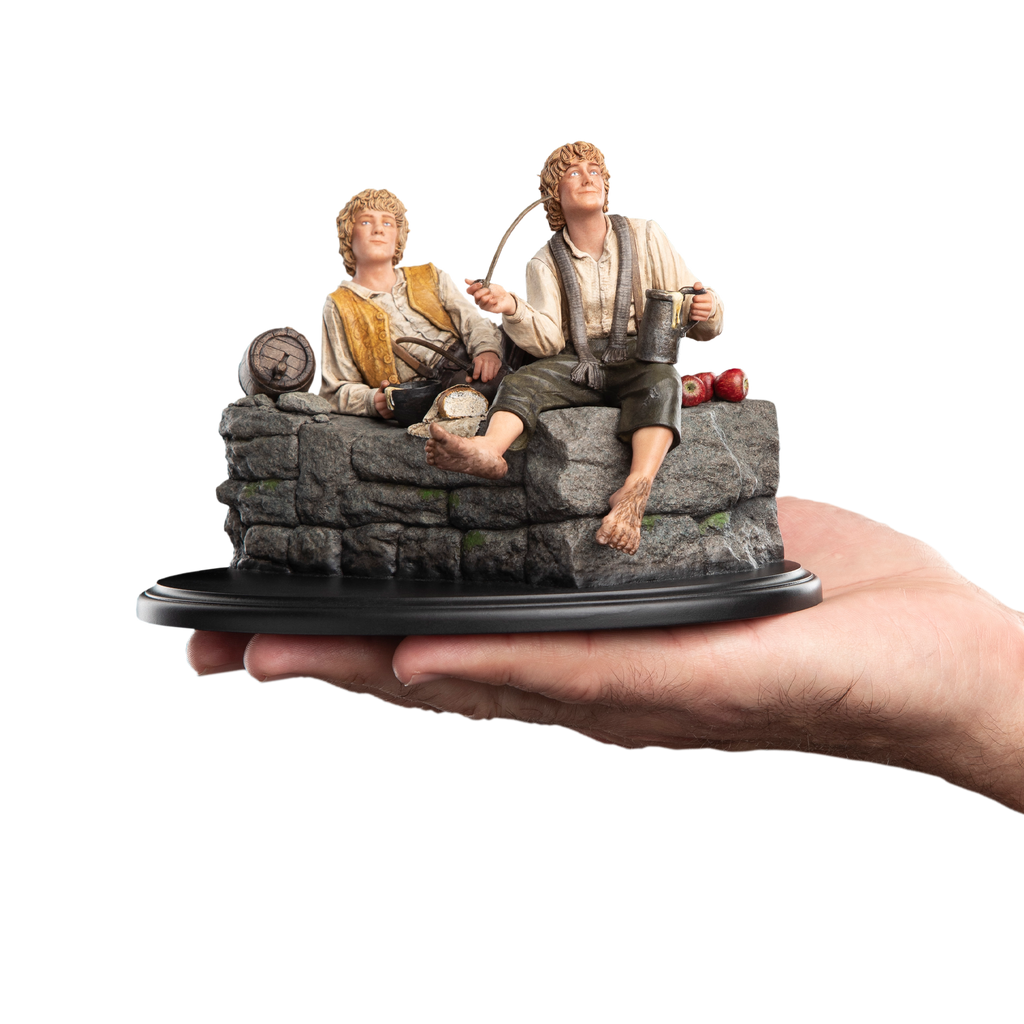 The Lord of the Rings: Merry and Pippin Miniature Statue